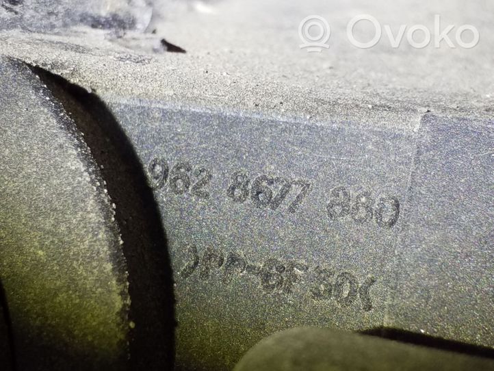 Peugeot 406 Jäähdyttimen kannatin 9628677880