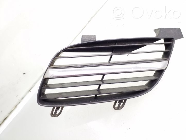 Nissan Almera N16 Maskownica / Grill / Atrapa górna chłodnicy 62332BM400