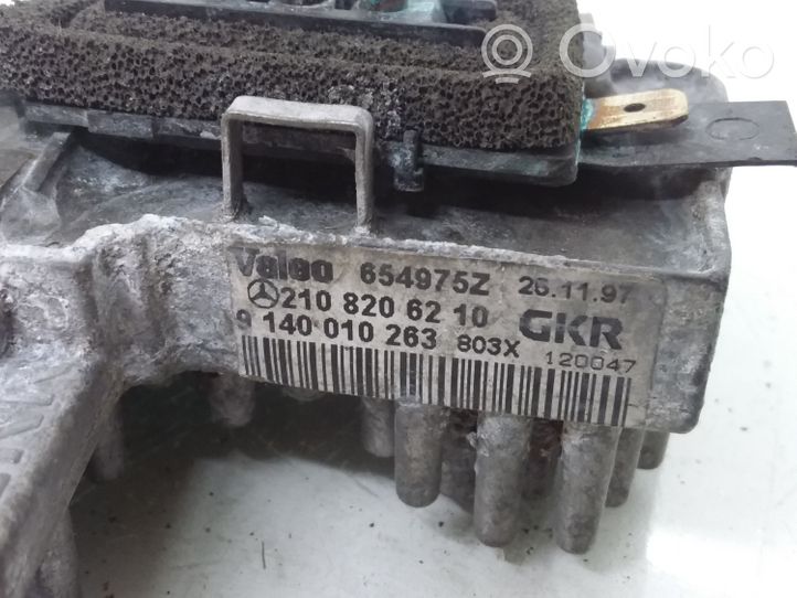 Mercedes-Benz SLK R170 Pečiuko ventiliatoriaus reostatas (reustatas) 2108206210