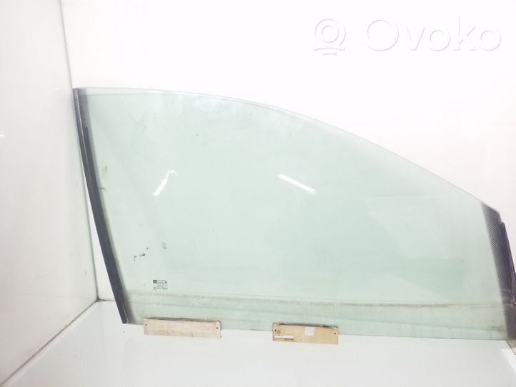 Opel Omega B2 Pagrindinis priekinių durų stiklas (keturdurio) DOT36AS2M129