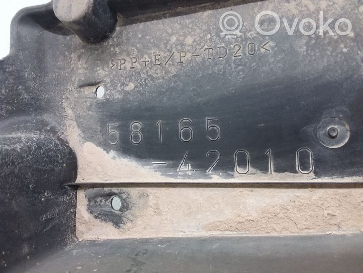 Toyota RAV 4 (XA30) Osłona środkowa podwozia 5816542010