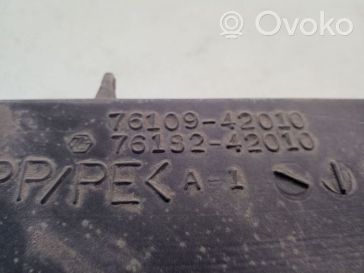 Toyota RAV 4 (XA20) Oro paėmimo kanalo detalė (-ės) 7610942010