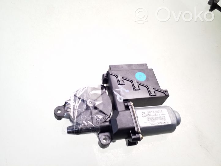 Volkswagen Polo Motorino alzacristalli della portiera anteriore 6Q2959802A