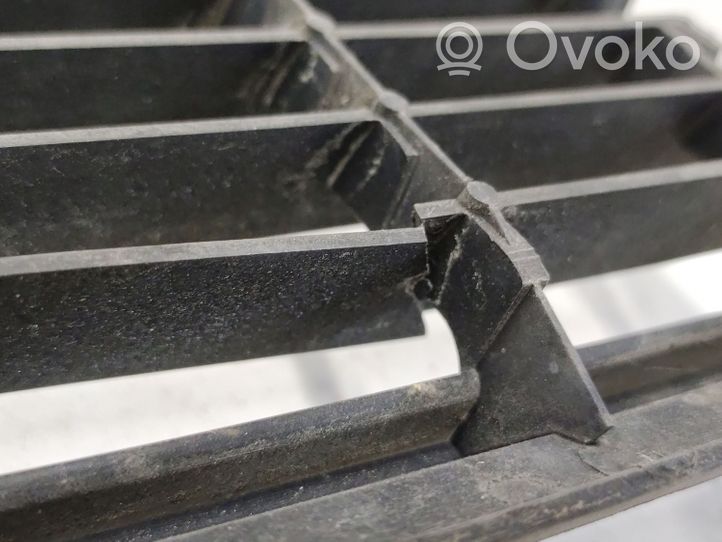 Audi 80 90 B3 Maskownica / Grill / Atrapa górna chłodnicy 893853655