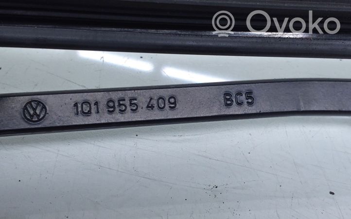 Volkswagen Golf V Windshield/front glass wiper blade 1Q1955409