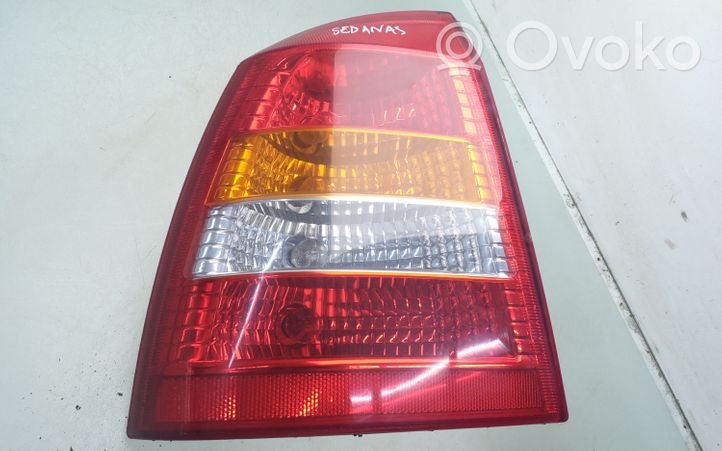 Opel Astra G Feux arrière / postérieurs 93241041