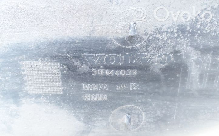 Volvo C30 Pare-boue arrière 30744039