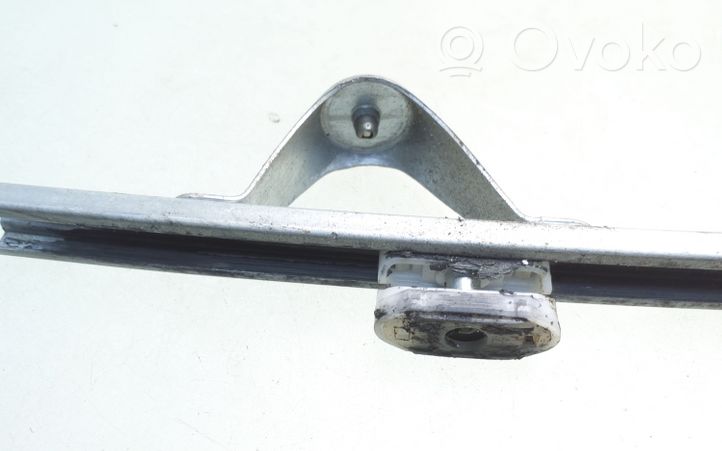 Opel Zafira B Priekinių durų stiklo bėgelis 13132428