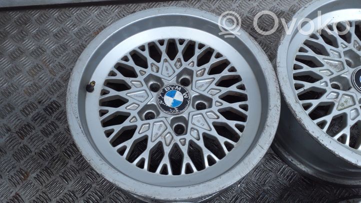 BMW 3 E30 Felgi aluminiowe R15 LUCY7