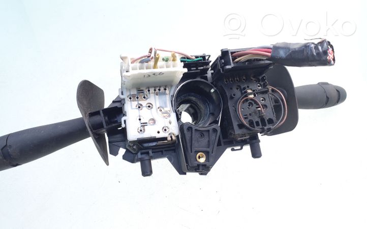 Renault Master II Interruptor/palanca de limpiador de luz de giro 7700354626