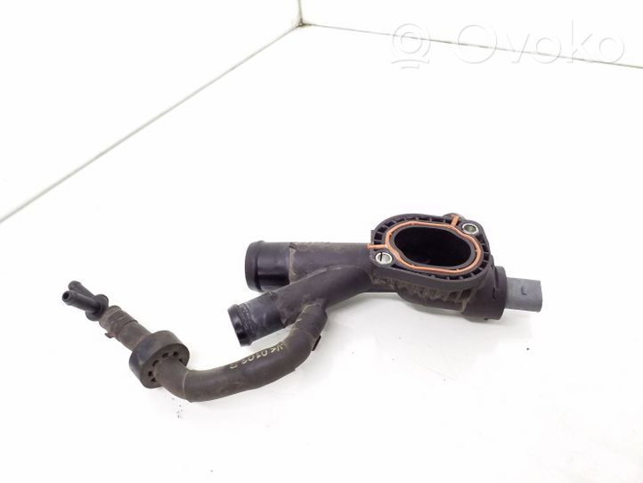 Volkswagen PASSAT B7 Tuyau de liquide de refroidissement moteur 03L121131A