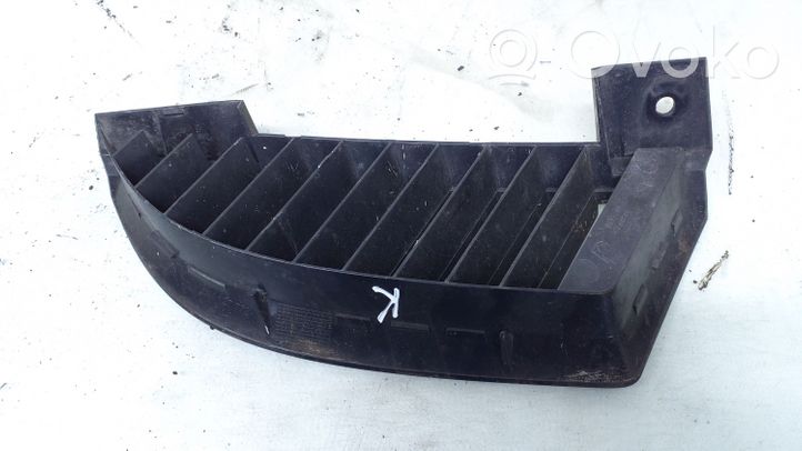 Mitsubishi Colt Grille calandre supérieure de pare-chocs avant MN127773