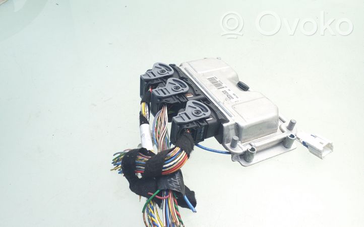 Peugeot 307 Calculateur moteur ECU 83014322