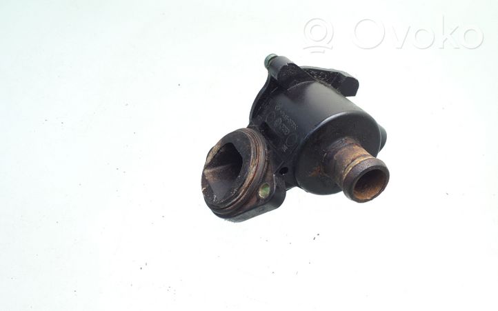 Audi A4 S4 B6 8E 8H Termostat / Obudowa termostatu 