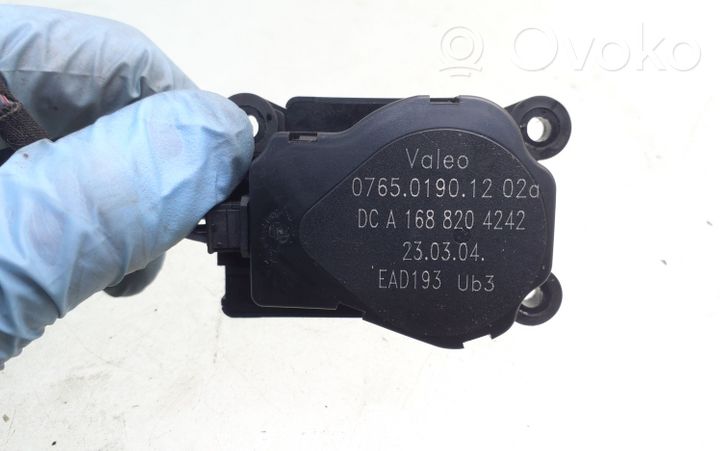 Mercedes-Benz Vaneo W414 Moteur / actionneur de volet de climatisation A1688204242