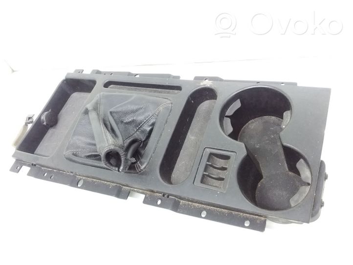 KIA Sorento Rivestimento in plastica cornice della leva del cambio 846213E000