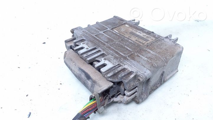 Volkswagen Golf III Calculateur moteur ECU 0261203593