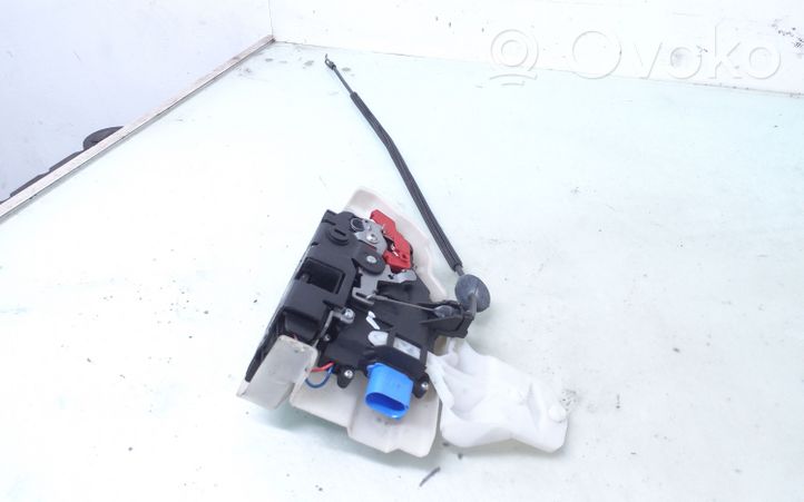 Volkswagen Touran I Rear door lock 7L0839015D