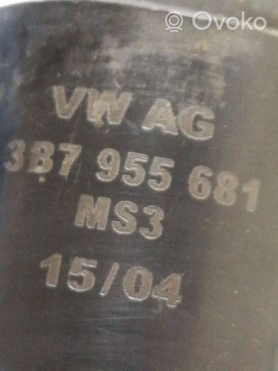 Volkswagen Golf V Headlight washer pump 3B7955681