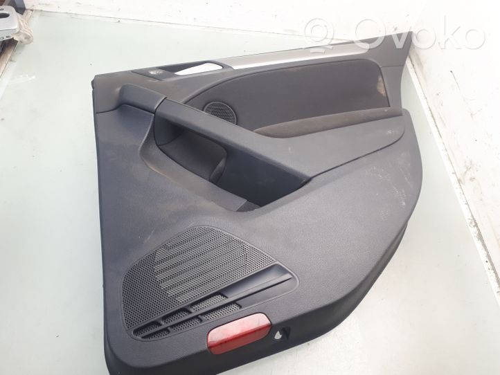 Volkswagen Golf VI Takaoven verhoilu 5K6867212