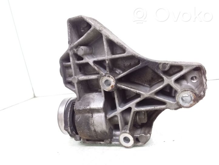 Volkswagen PASSAT B7 Soporte de montaje del compresor de A/C 03C903143B