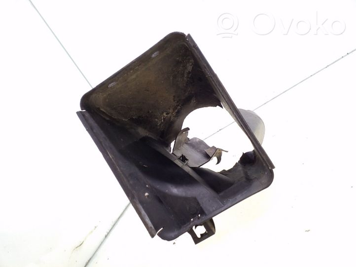 Volkswagen PASSAT B5 Guía de aire del intercooler 3B0121467A