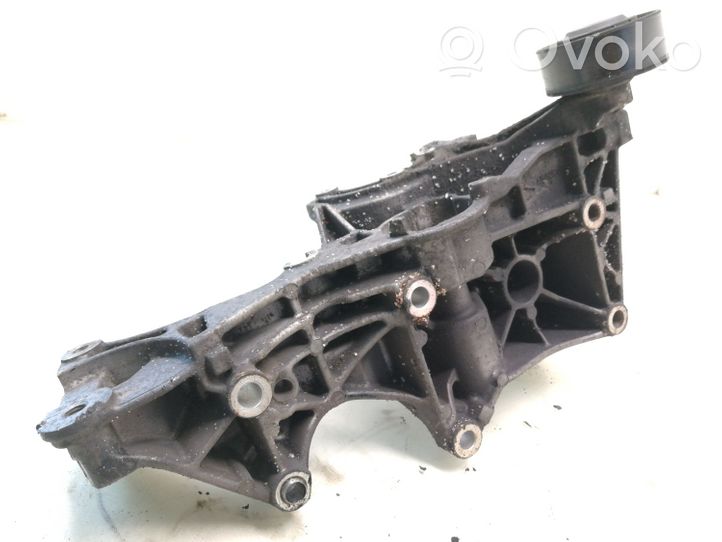 Audi A4 S4 B6 8E 8H Support de générateur / alternateur 03G903143D