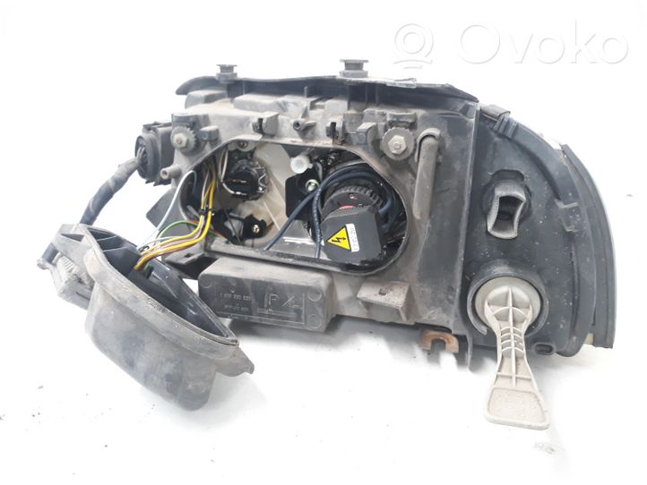 Volkswagen Sharan Lampa przednia 1305235531