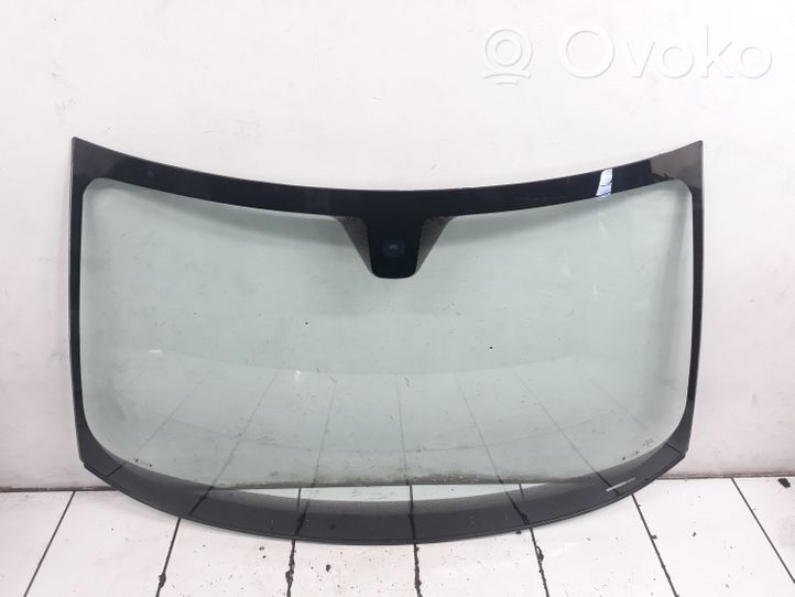 Volvo V70 Front windscreen/windshield window AS1