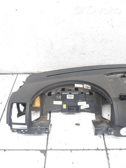 Volkswagen Touareg I Tableau de bord 7L6857076