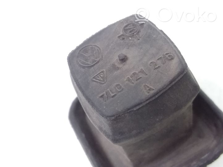 Volkswagen Touareg I Fixation de radiateur 7L0121276A