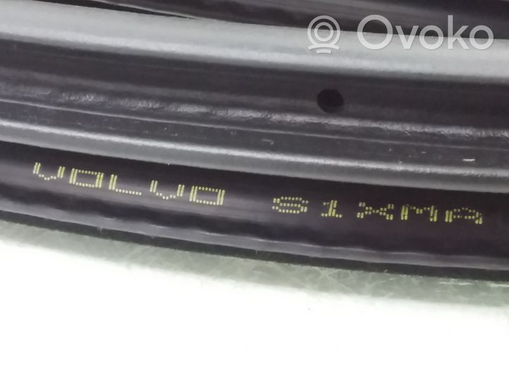 Volvo V70 Gumowa uszczelka drzwi tylnych / na karoserii S1XMA