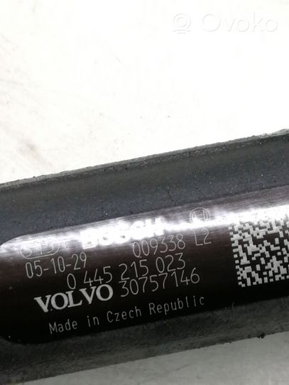 Volvo V70 Kraftstoffverteiler Einspritzleiste Verteilerrohr 30757146