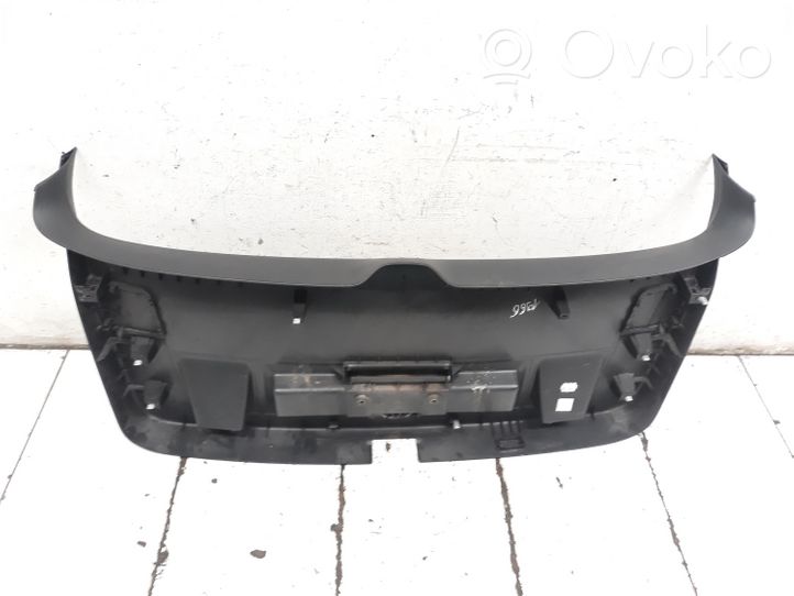 Volkswagen PASSAT B6 Rivestimento portellone posteriore/bagagliaio 3C9867605F