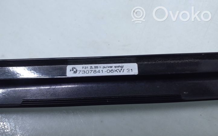 BMW 3 F30 F35 F31 Listwa szyby tylnej 7307841