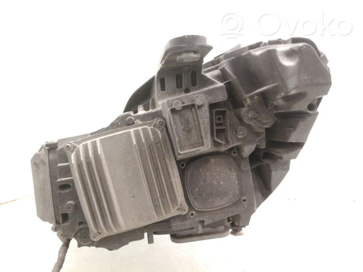 Mercedes-Benz CLS C218 X218 Lampa przednia A2188209461