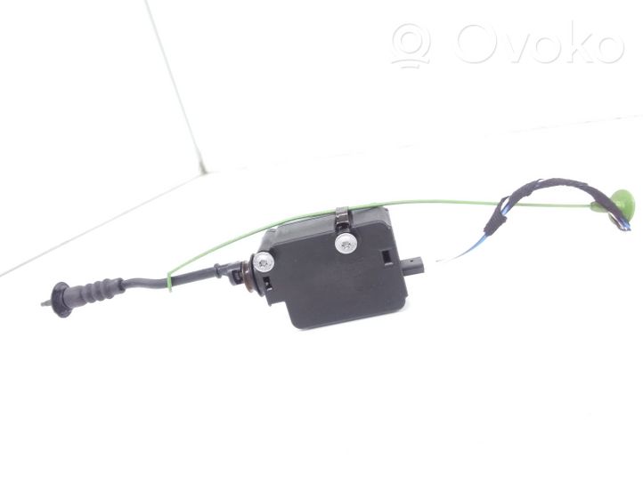 BMW X3 E83 Motorino del tappo del serbatoio del carburante 6987634