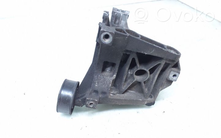 Audi A4 S4 B7 8E 8H Supporto del generatore/alternatore 03G903143D