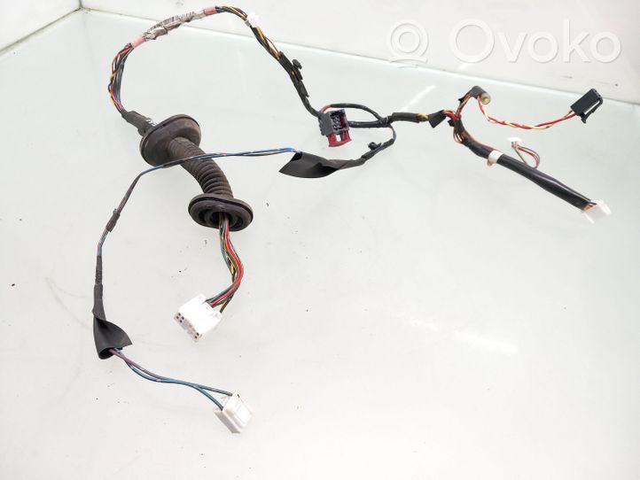 Toyota Avensis T250 Cableado de puerta trasera 8215405170