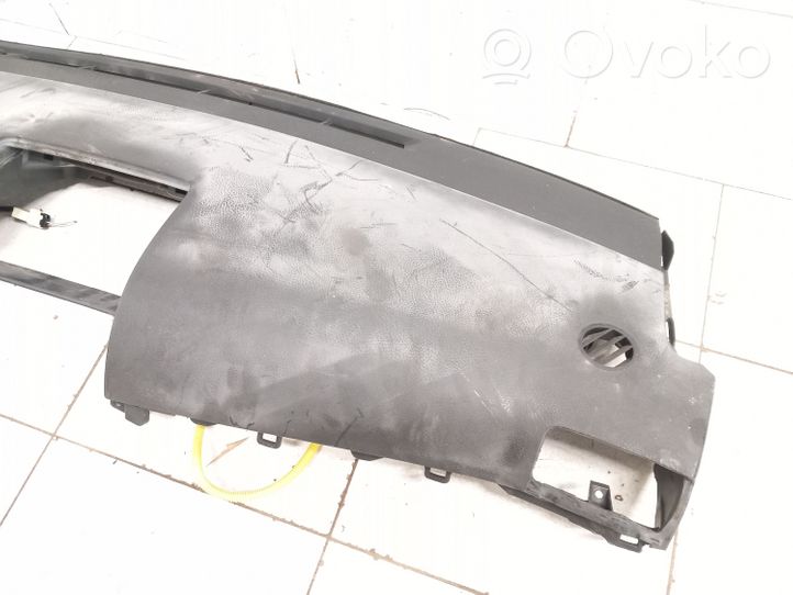 Toyota Avensis T250 Panel de instrumentos 5531105070