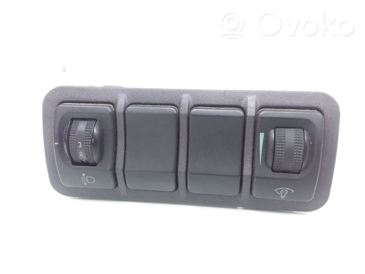 Hyundai Trajet Headlight level height control switch 848413A000