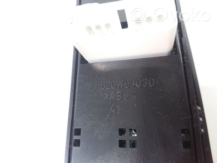 Hyundai Trajet Electric window control switch 620W03030