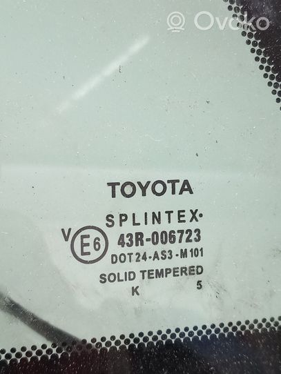Toyota Avensis T250 Szyba karoseryjna tylna AS3