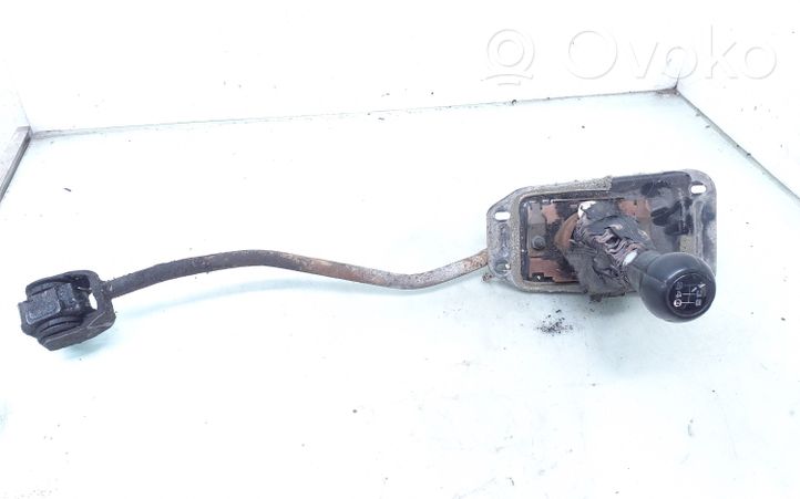 Audi 80 90 B3 Palanca/selector de cambios (interno) 893711615B