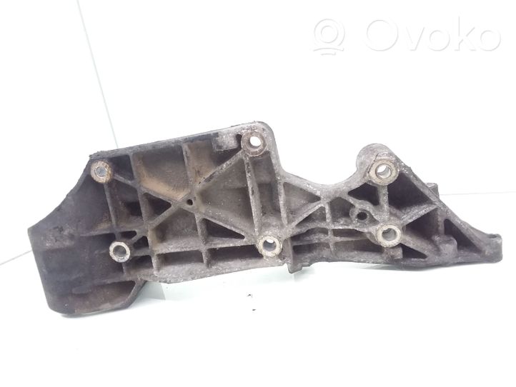 Volkswagen Transporter - Caravelle T5 Support de générateur / alternateur 045903143C