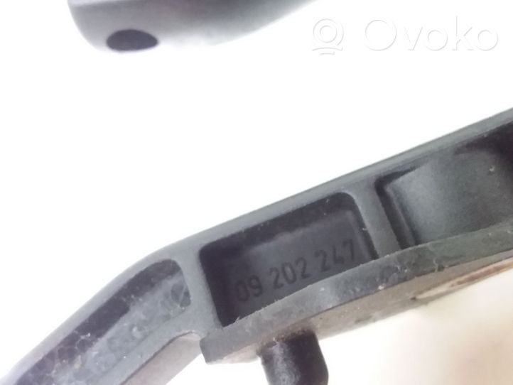 Opel Astra G Staffa di montaggio del radiatore 09202247