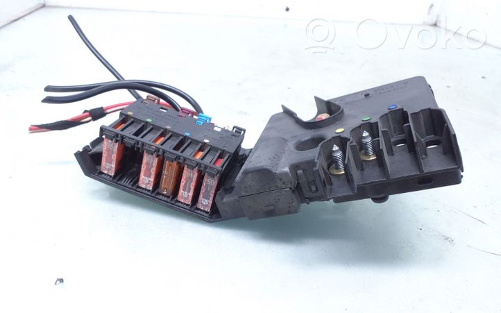 Mercedes-Benz CLS C219 Module de fusibles A2115461241