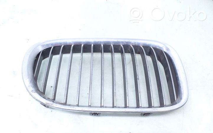 BMW 7 E65 E66 Griglia superiore del radiatore paraurti anteriore 10627110