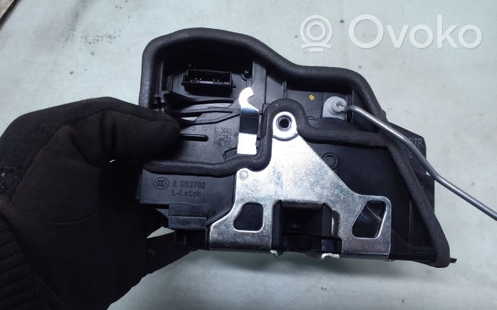 BMW 1 F20 F21 Zamek drzwi przednich 7229458