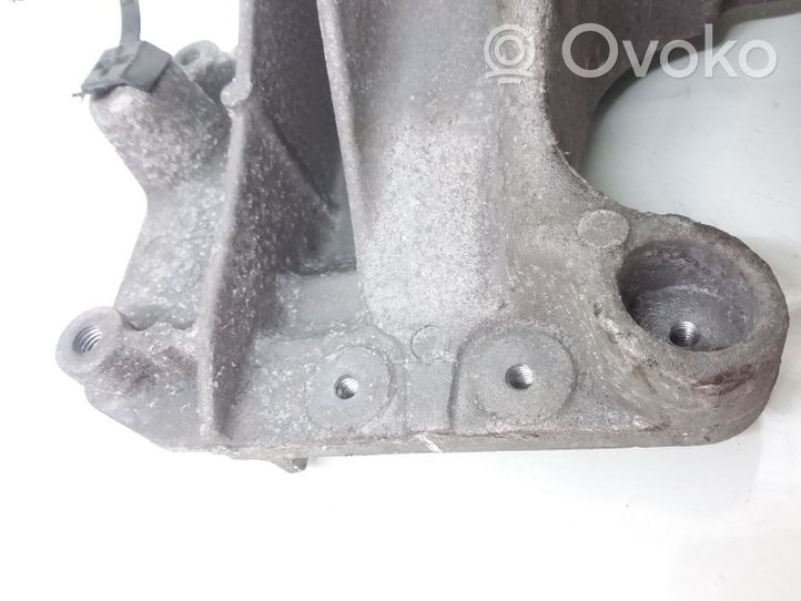 Nissan X-Trail T31 Supporto di montaggio scatola del cambio F6040000